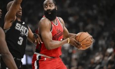 开云体育APP下载-湖人再次战胜火箭，系列赛3-2领先