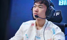 开云体育官网-包含V5险胜BLG，Kanavi拿下关键大龙顶尖较量入围赛，点燃全场激情的词条