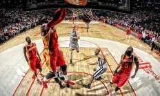 开云体育平台APP-红土加冕，宿命转折，西西帕斯点燃独一无二的法网火种