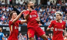 开云官网-利物浦新援表现抢眼，助球队跻身前列的简单介绍