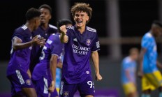 开云体育app-哥伦布队客场失利，积极备战