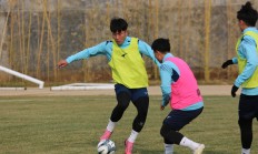 开云体育-临场艰辛！球队备战困难面对危机取胜