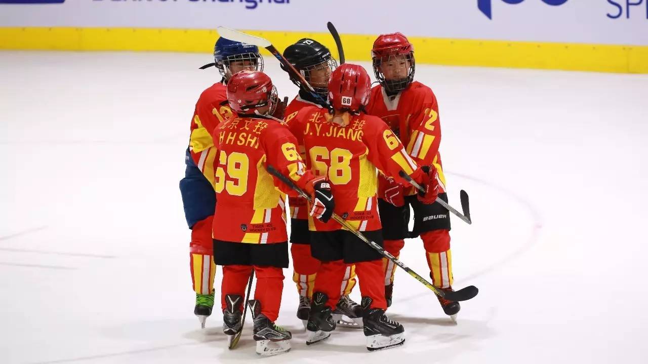 关于强队大比分胜出进一步向冠军前进的信息 关于强队大比分胜出进一步向冠军前进的信息