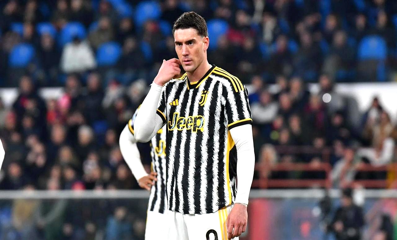 尤文图斯客场惊险逃平，紧咬榜首