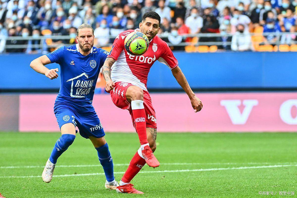 摩纳哥带伤出战，备战团队成员助阵的简单介绍