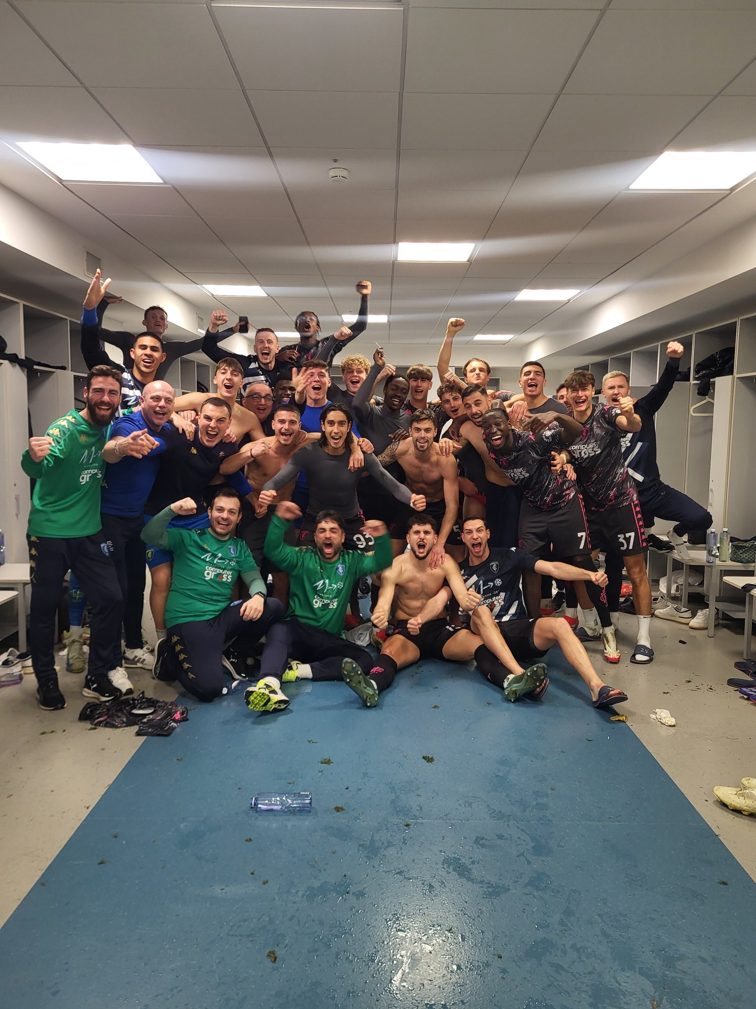 意大利篮球联赛季后赛，球队实力激烈对抗