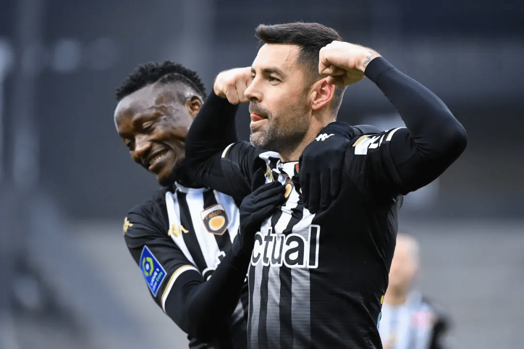 卡昂客场战平特鲁瓦，保持不败纪录