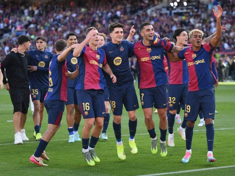 包含巴塞罗那铁卫伤退，球队险胜对手的词条