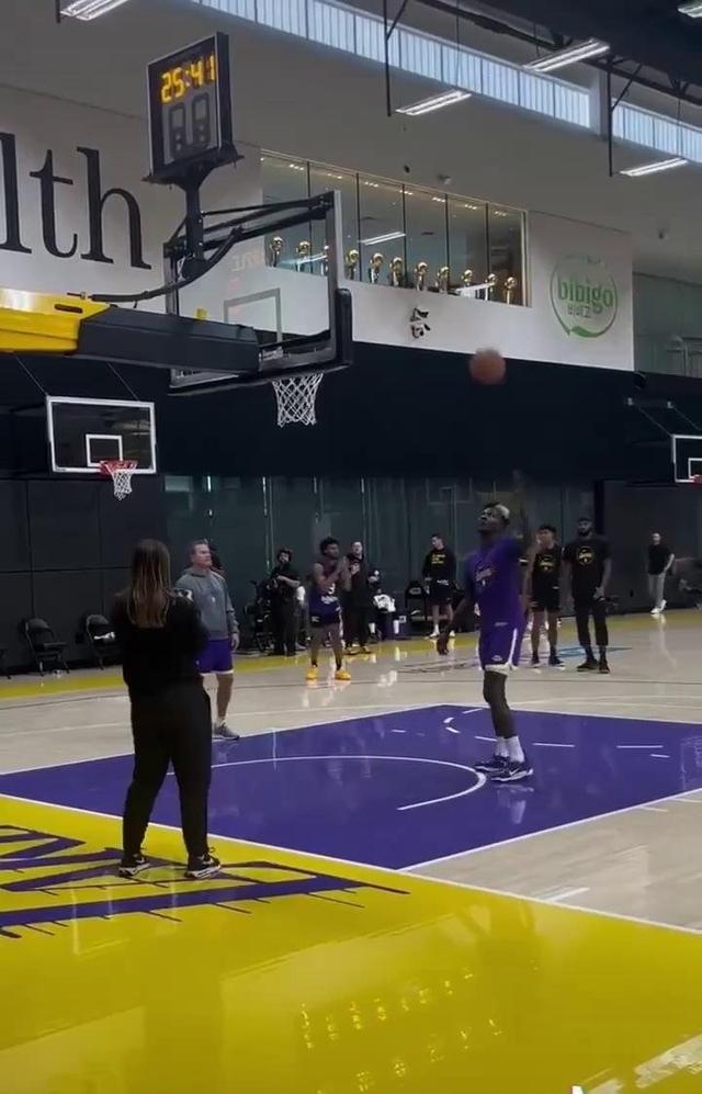 雷恩队员状态低迷，球队备战压力山大