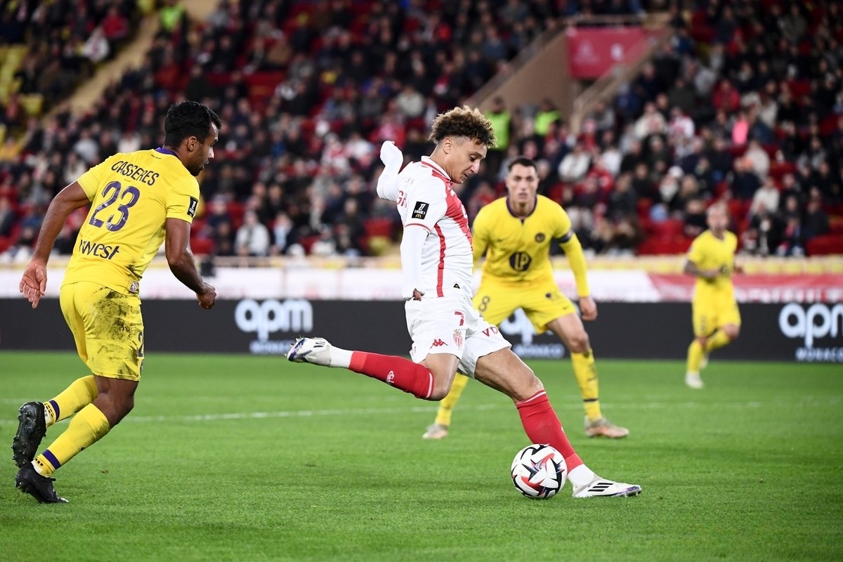 美因茨豪取三分，成功逆转比分获取胜利的简单介绍