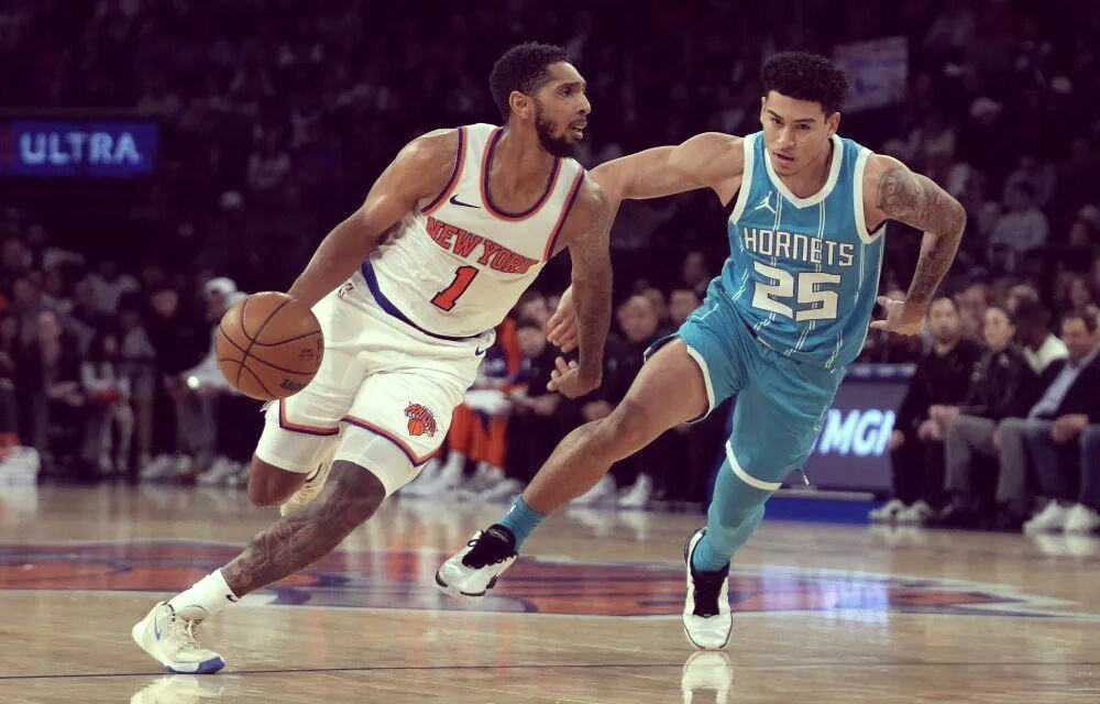 包含太阳客场击败尼克斯，继续紧咬西部榜首的词条