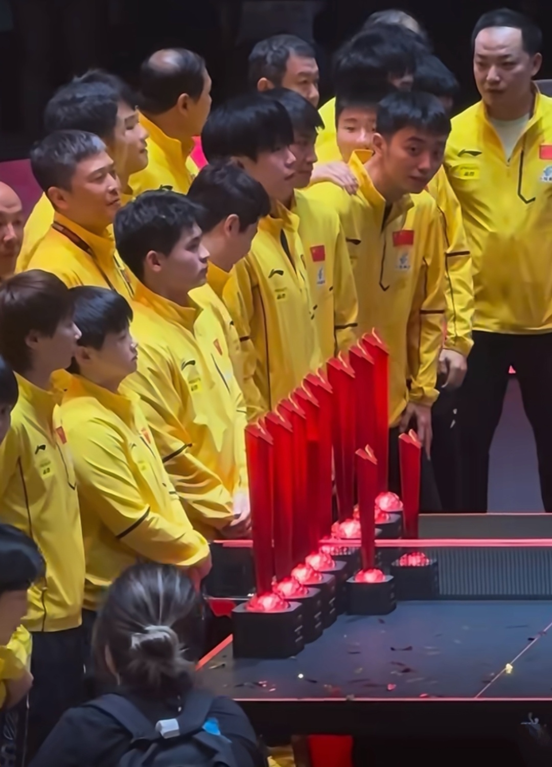 球队阵容齐整，全员备战期待胜利