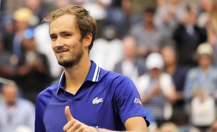 年终总决赛碾压美网,梅德韦杰夫统治全场 年终总决赛碾压美网,梅德韦杰夫统治全场