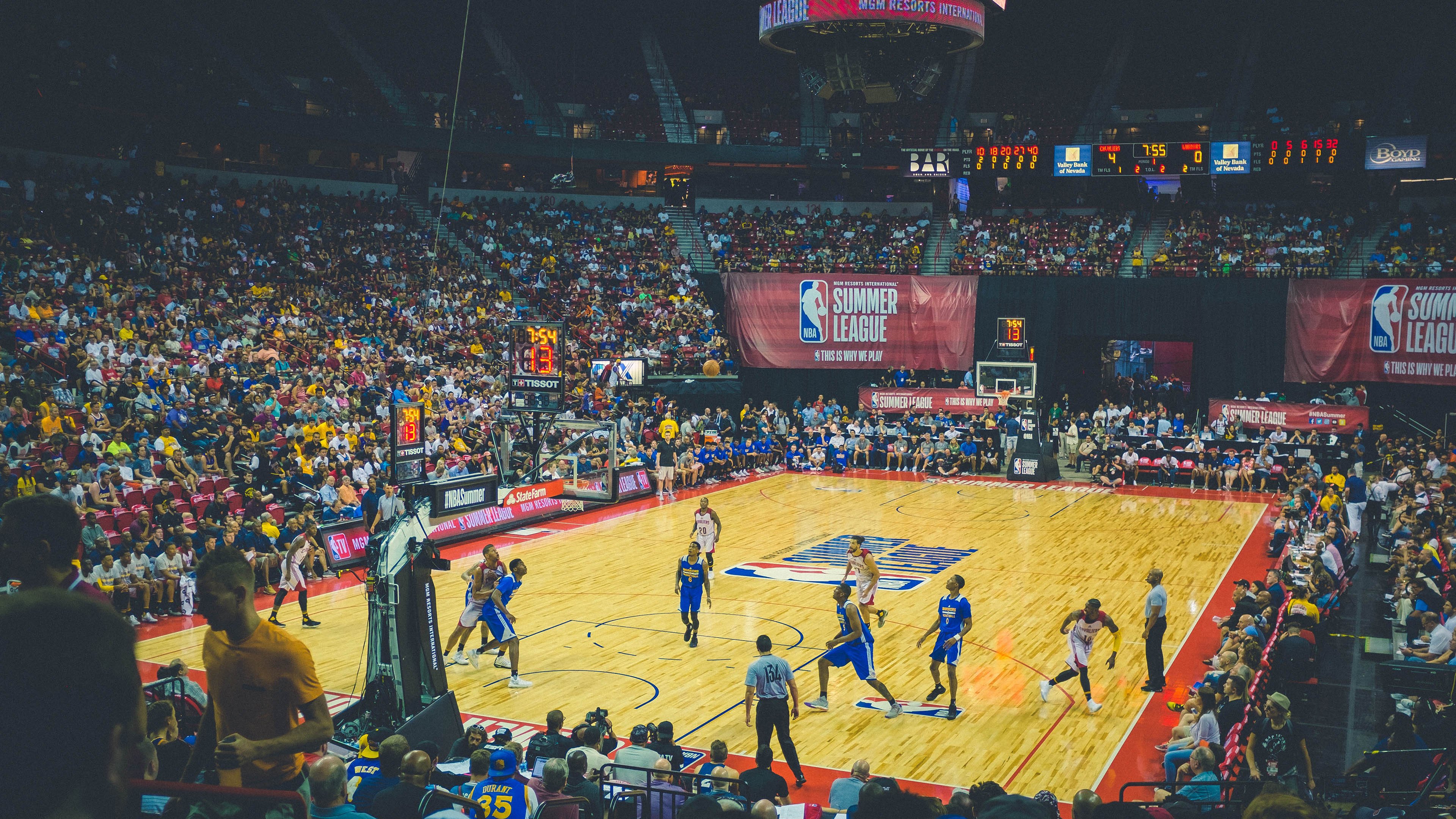 克莱47分射落开拓者!深圳男篮打穿NBA防线背后的篮球平行宇宙