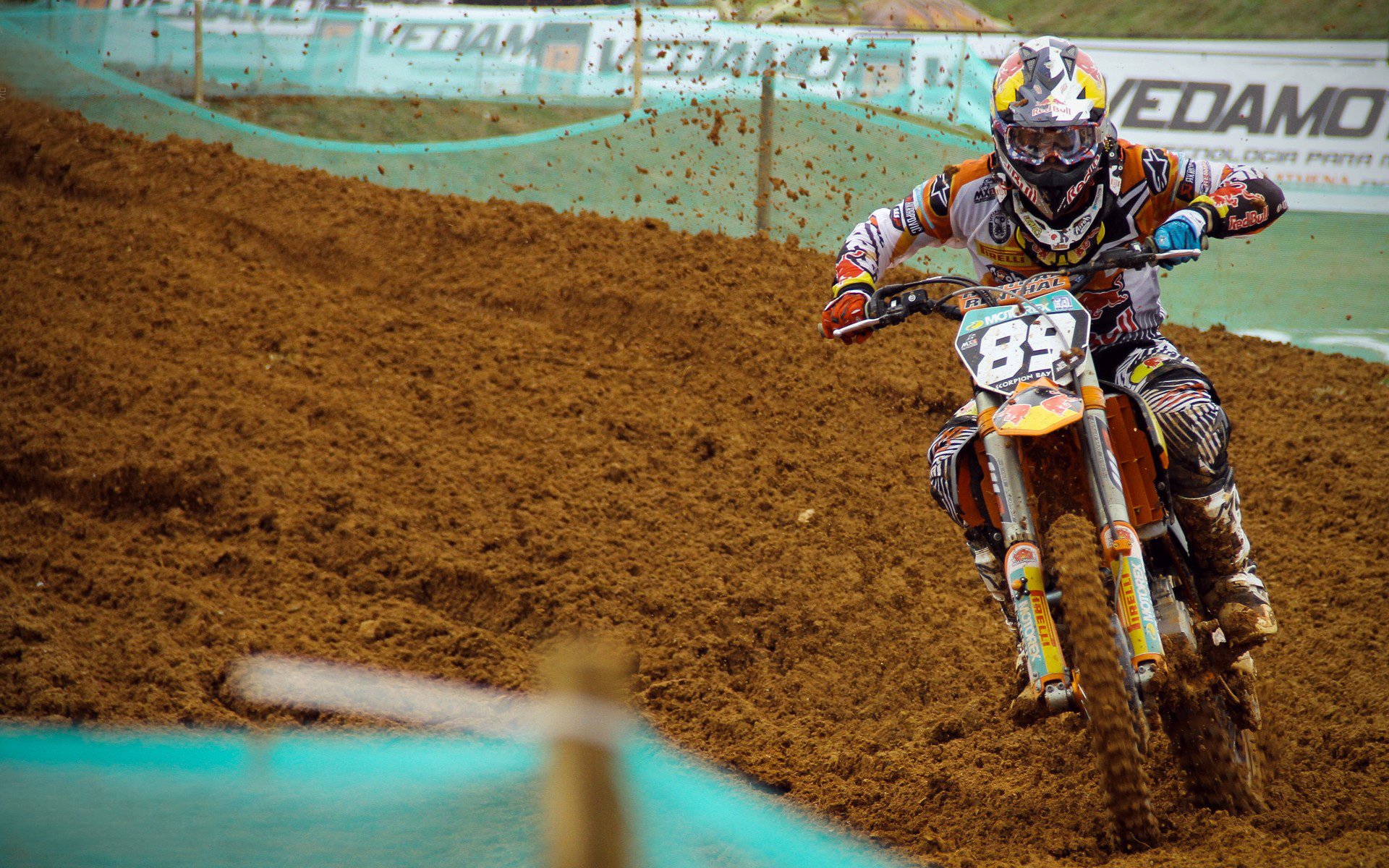 绝杀与新星,当法国足球撞上李梓嘉的羽球,体育唯一性的双重奏